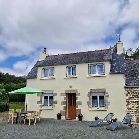 Holiday Home In The Countryside Near The Beach Guerlesquin Exteriör bild
